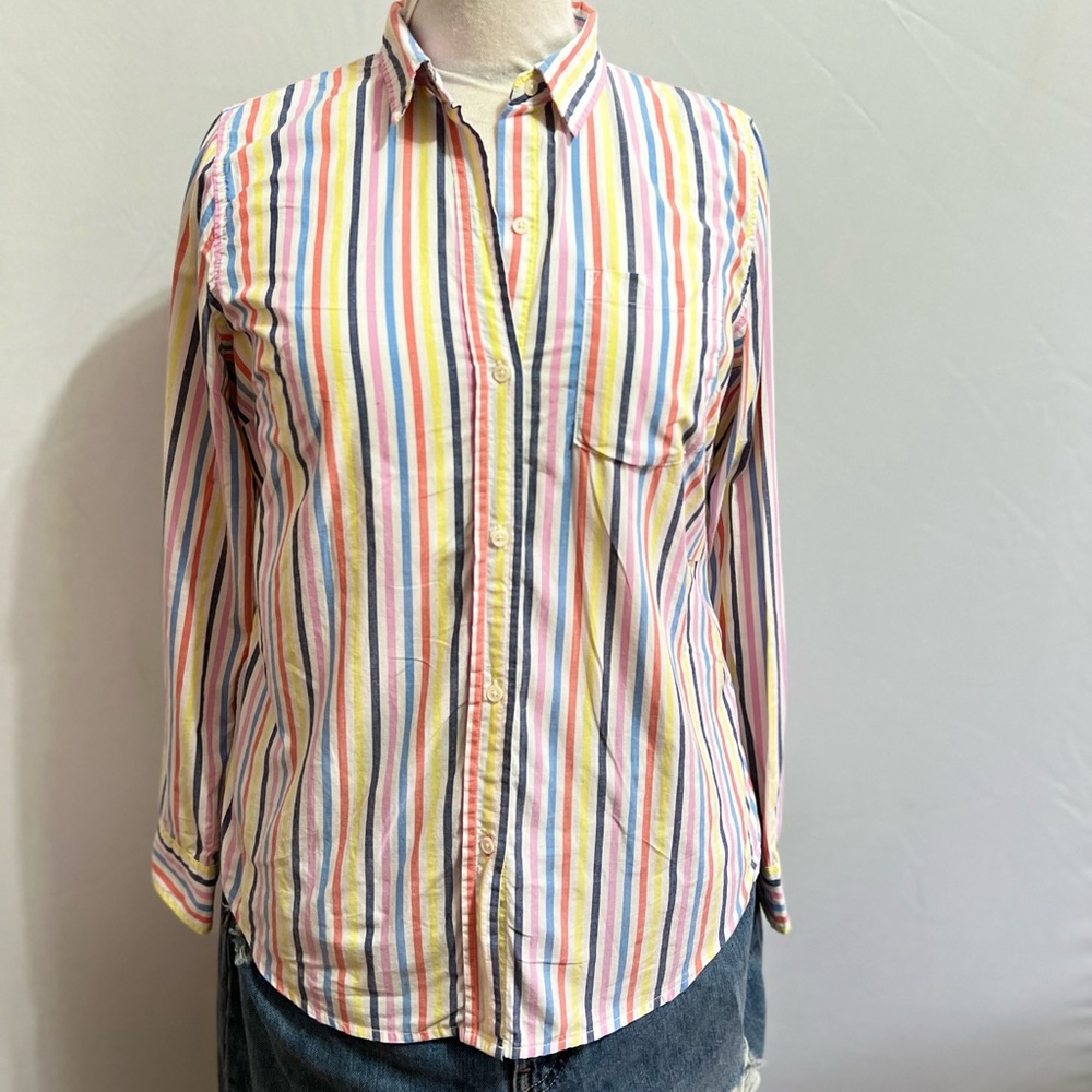 Women Gap striped button down shirt. - Picture 3 of 6